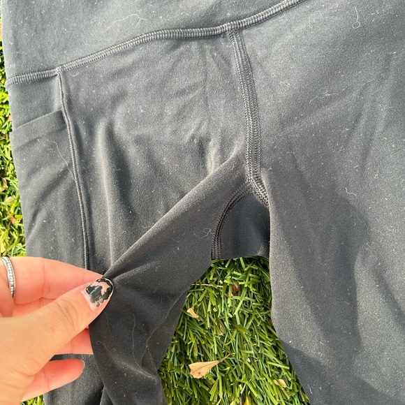 Althleta Salutation Stash pocket leggings in powervita - Picture 3 of 6